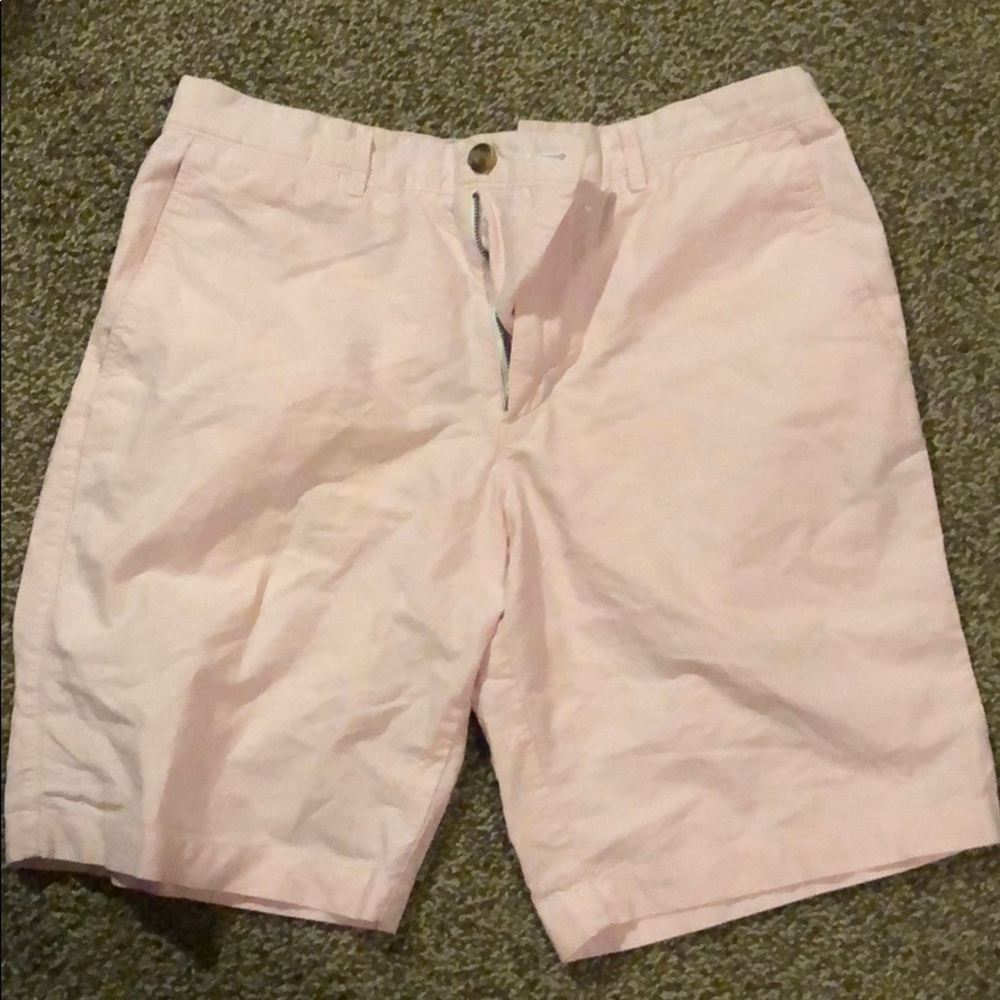 Men’s khaki shorts